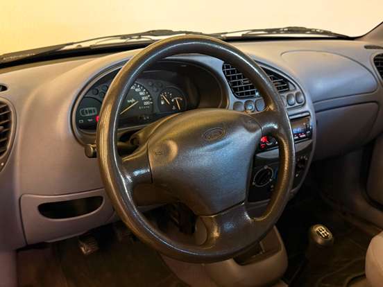 FORD-FIESTA-1996