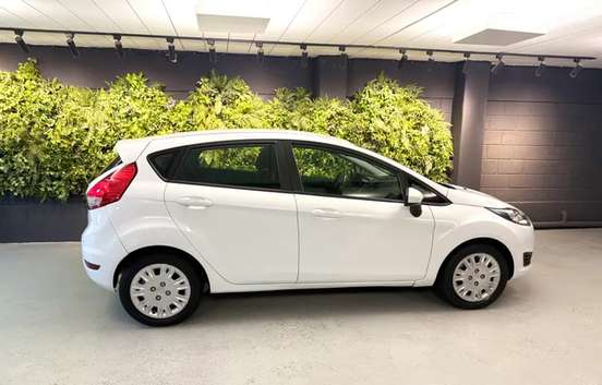 FORD-FIESTA-2015