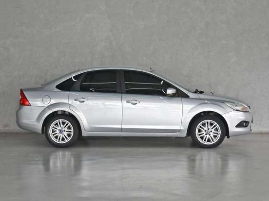 FORD-FOCUS-2011
