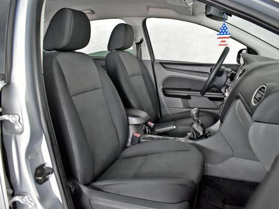 FORD-FOCUS-2011