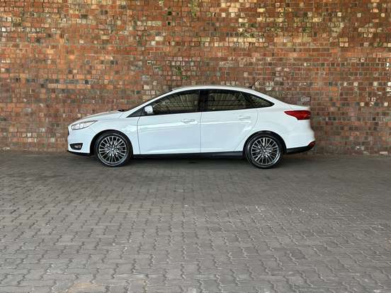 FORD-FOCUS-2.0 SE PLUS 16V FLEX 4P POWERSHIFT FORD-FOCUS-2018