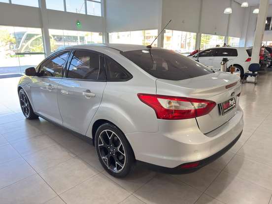 FORD-FOCUS-2015