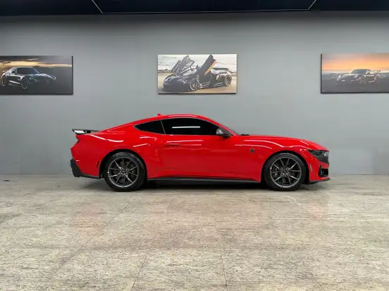 FORD-MUSTANG-2025