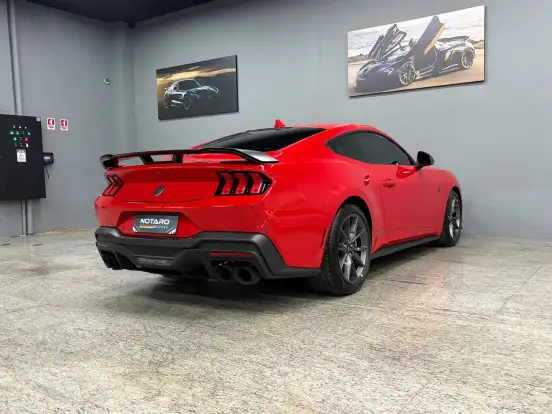 FORD-MUSTANG-2025