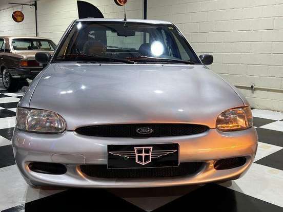 FORD-ESCORT-1.8 I GL 16V GASOLINA 4P MANUAL FORD-ESCORT-1998