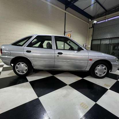 FORD-ESCORT-1998