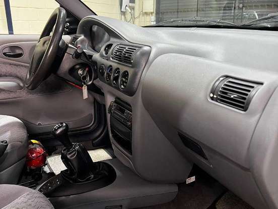 FORD-ESCORT-1.8 I GL 16V GASOLINA 4P MANUAL FORD-ESCORT-1998