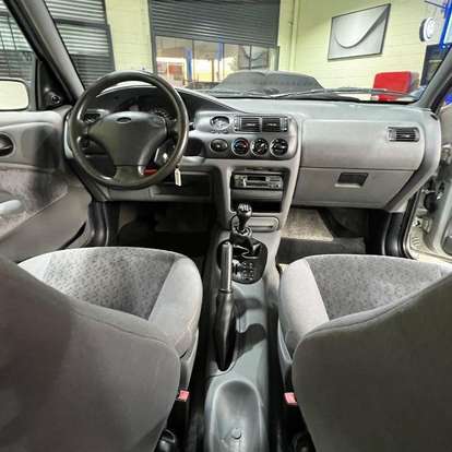 FORD-ESCORT-1998