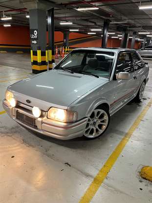 FORD-ESCORT-1990