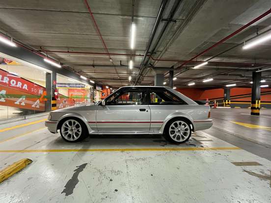 FORD-ESCORT-1990