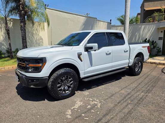 FORD-F-150-5.0 V8 GASOLINA CD TREMOR FX4 AUTOMÁTICO FORD-F-150-2025