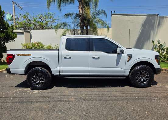 FORD-F-150-2025