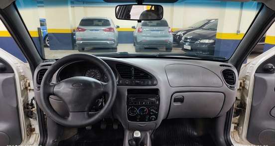 FORD-FIESTA-2004