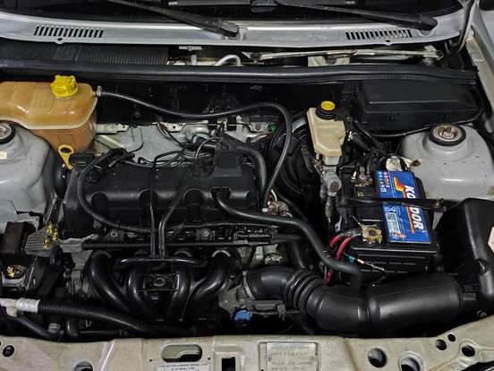 FORD-FIESTA-1.0 MPI STREET 8V GASOLINA 4P MANUAL FORD-FIESTA-2004