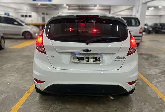 FORD-FIESTA-2015