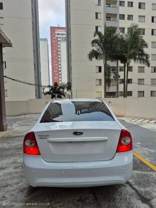 FORD FOCUS 1.6 GLX SEDAN 16V FLEX 4P MANUAL