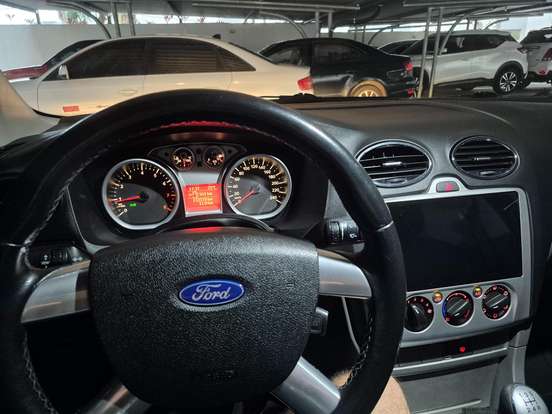 FORD-FOCUS-2013