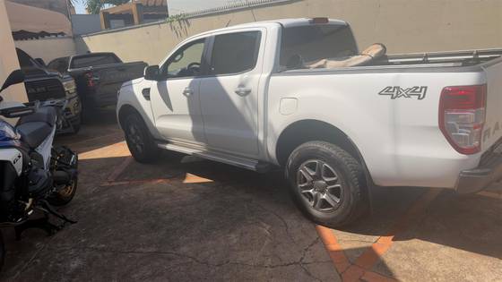 FORD RANGER 2.2 XLS 4X4 CD 16V DIESEL 4P AUTOMÁTICO