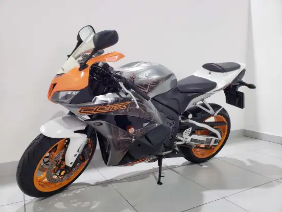 HONDA-CBR 600RR HONDA-CBR 600RR-2010