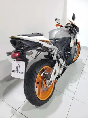 HONDA-CBR 600RR-2010