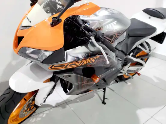 HONDA-CBR 600RR-2010