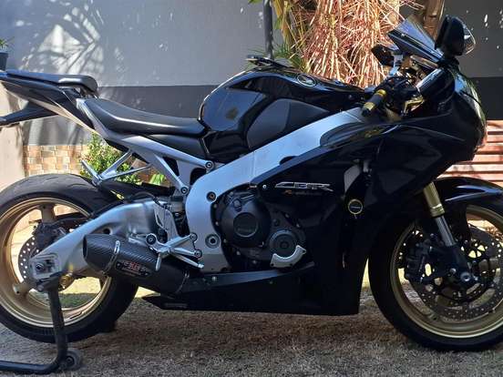 HONDA-CBR 1000RR FIREBLADE HONDA-CBR 1000RR FIREBLADE-2010