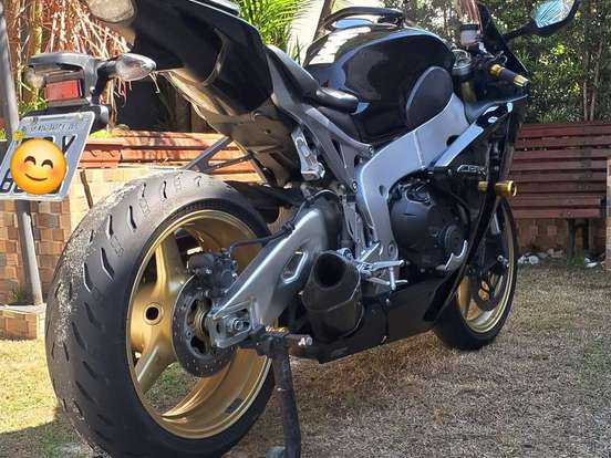 HONDA-CBR 1000RR FIREBLADE HONDA-CBR 1000RR FIREBLADE-2010