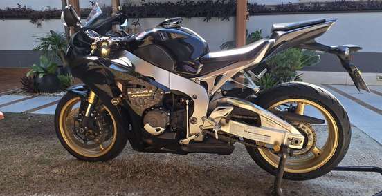 HONDA-CBR 1000RR FIREBLADE-2010