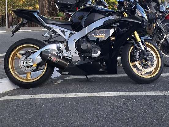 HONDA-CBR 1000RR FIREBLADE HONDA-CBR 1000RR FIREBLADE-2010