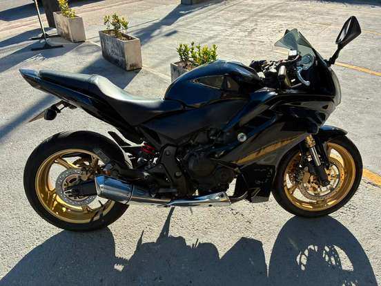HONDA-CBR 600F-2012