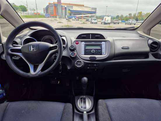 HONDA-FIT-2012