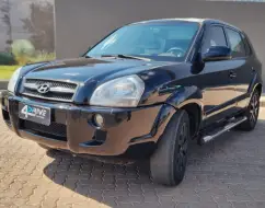 HYUNDAI TUCSON 2.0 MPFI GL 16V 142CV 2WD GASOLINA 4P AUTOMÁTICO HYUNDAI TUCSON 2.0 MPFI GL 16V 142CV 2WD GASOLINA 4P AUTOMÁTICO