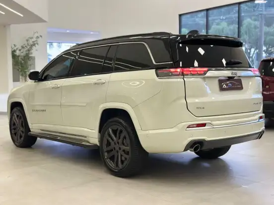JEEP-COMMANDER-2.0 HURRICANE 4 TURBO GASOLINA OVERLAND AT9 JEEP-COMMANDER-2025