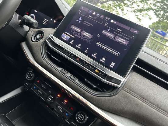 JEEP-COMMANDER-2.0 TD380 TURBO DIESEL LIMITED AT9 JEEP-COMMANDER-2021