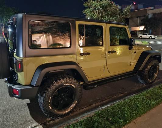 JEEP WRANGLER 3.6 UNLIMITED SPORT 4X4 V6 GASOLINA 4P AUTOMÁTICO