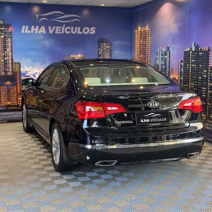 KIA-CADENZA-2011