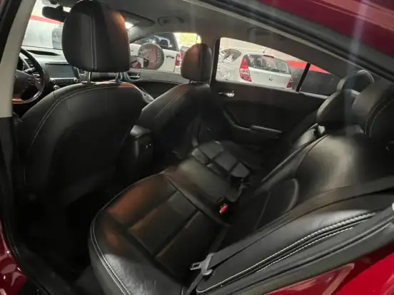 KIA-CERATO-1.6 SX 16V FLEX 4P AUTOMÁTICO KIA-CERATO-2013