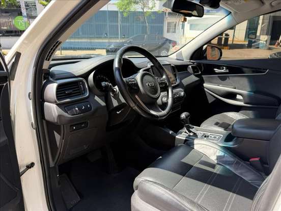 KIA-SORENTO-3.3 V6 GASOLINA EX 7L AUTOMATICO KIA-SORENTO-2015
