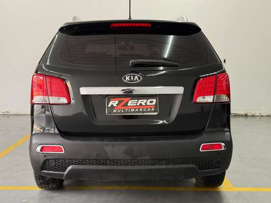 KIA-SORENTO-2011