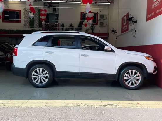KIA-SORENTO-2011