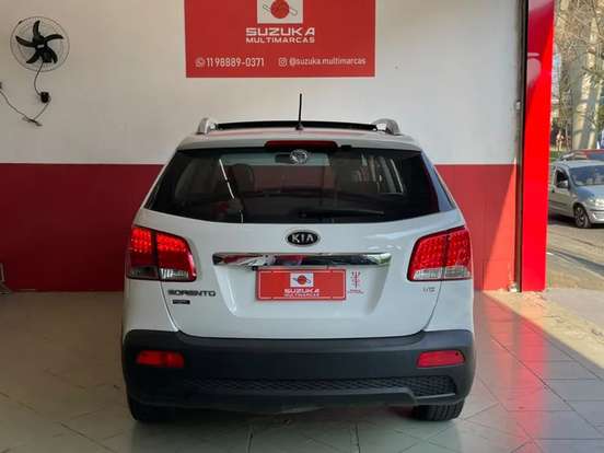 KIA-SORENTO-2011