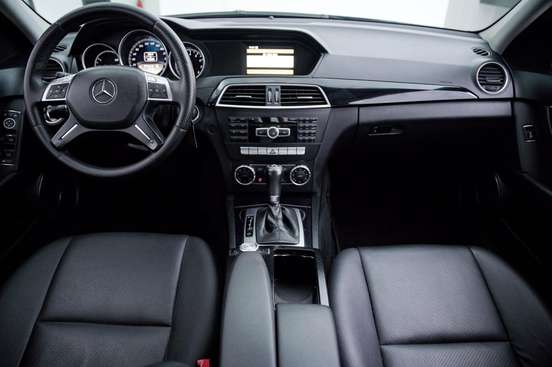 MERCEDES-BENZ-C 180-2011