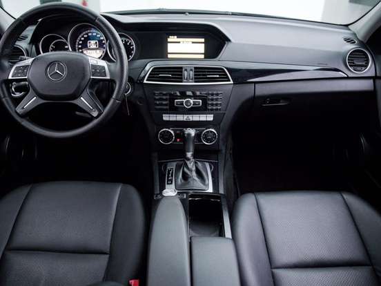 MERCEDES-BENZ-C 180-1.8 CGI CLASSIC 16V GASOLINA 4P AUTOMÁTICO MERCEDES-BENZ-C 180-2011