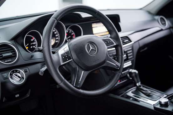 MERCEDES-BENZ-C 180-2011