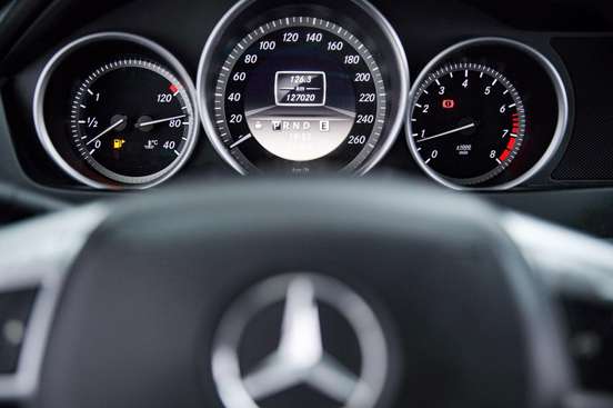 MERCEDES-BENZ-C 180-2011