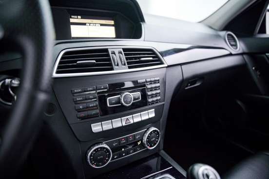 MERCEDES-BENZ-C 180-2011