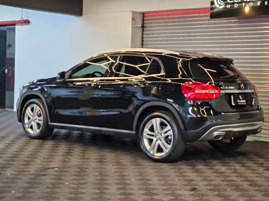 MERCEDES-BENZ-GLA 200-2016