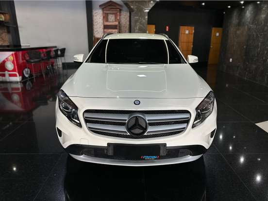 MERCEDES-BENZ-GLA 200-2015