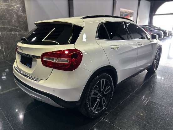 MERCEDES-BENZ-GLA 200-1.6 CGI ADVANCE 16V TURBO FLEX 4P AUTOMÁTICO MERCEDES-BENZ-GLA 200-2015