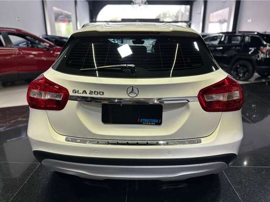MERCEDES-BENZ-GLA 200-2015
